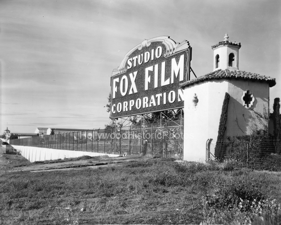 1931 Fox Movietone west wm.jpg